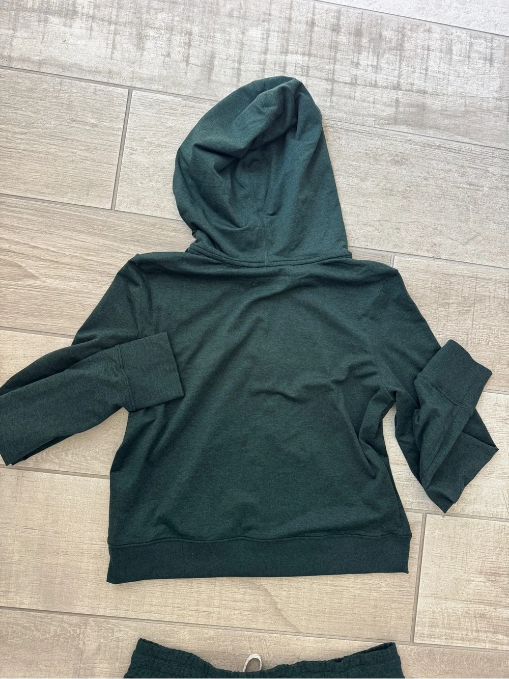Vuori Women's Dark Green Zip-Up Hoodie & Pant Set Activewear Loungewear